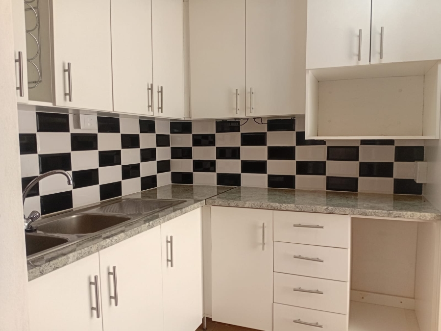 To Let 1 Bedroom Property for Rent in Vincent Eastern Cape